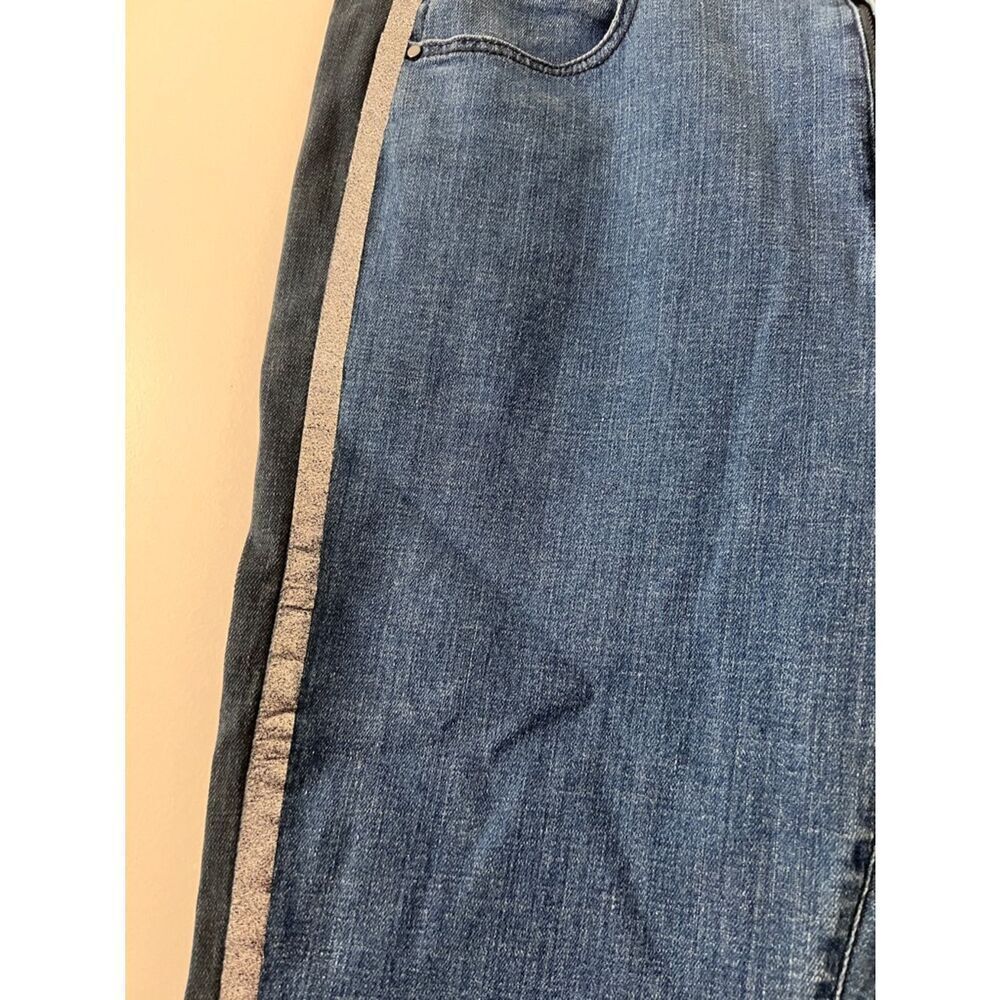 DKNY MIXED DEMIN CROP JEANS INDIGO  NWOT  SZ 30 - Picture 4 of 7